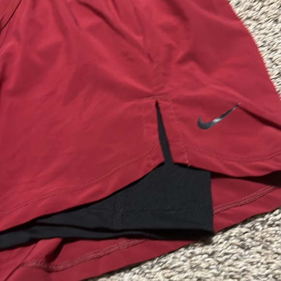 NIKE | NWT Women’s Shorts. Size Medium. - Picture 3 of 10